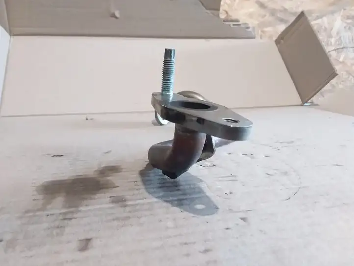 Toyota Yaris (2014 - 2019) Трубка EGR — фото 3