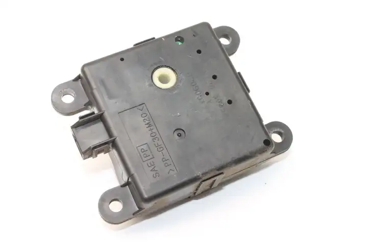 Nissan 350Z (2001 - 2009) 3F12030850 Двигатель задвижки потока воздуха — фото 3