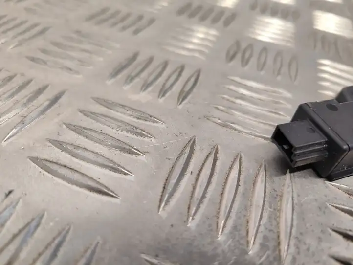 BMW 7 F01 F02 F03 F04 (2008 - 2016)  9144260 Антенна бесключевого доступа