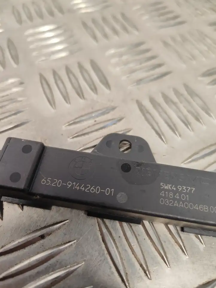 BMW 7 F01 F02 F03 F04 (2008 - 2016)  9144260 Антенна бесключевого доступа