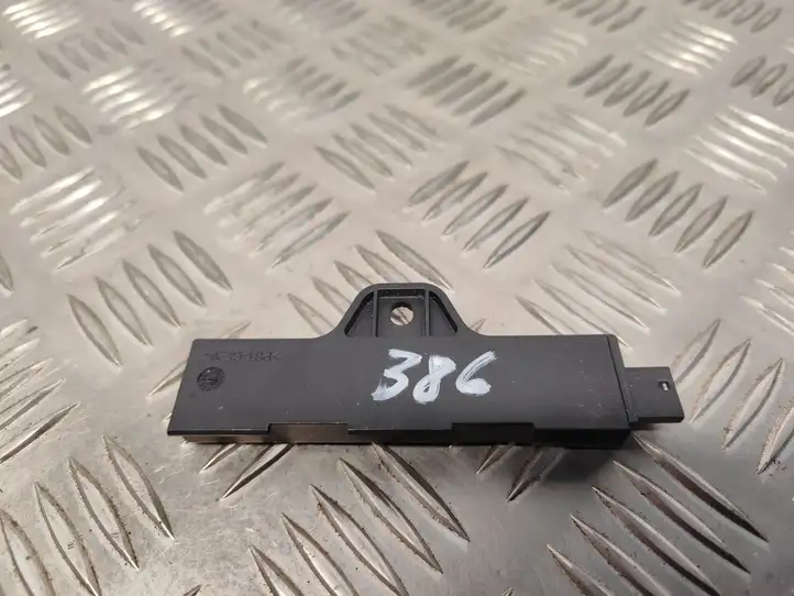 BMW 7 F01 F02 F03 F04 (2008 - 2016)  9144260 Антенна бесключевого доступа