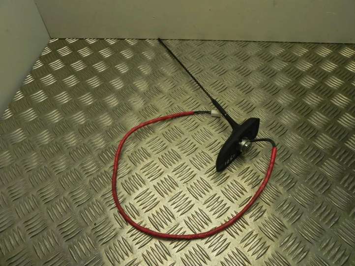 V309075C Toyota Yaris Antenos stiprintuvas