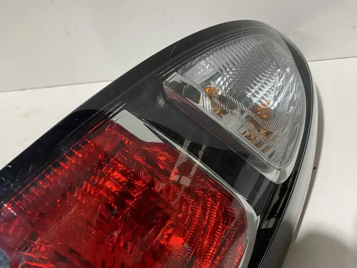 Citroen C3 Picasso (2010 - 2017) 9681749180 Задний фонарь в кузове — фото 5