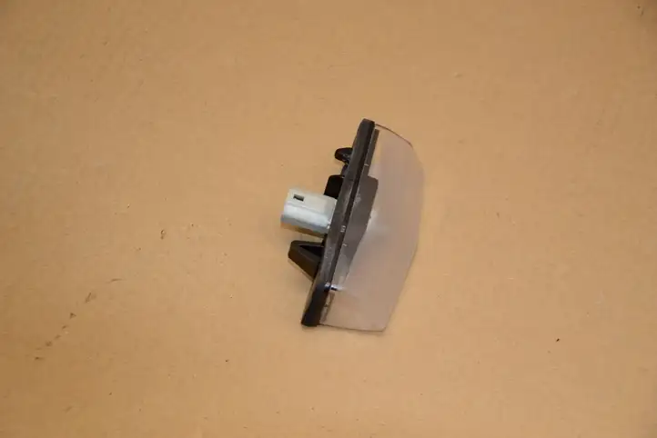 Toyota RAV 4 (XA40) (2012 - 2018)  8127153011 Освещение номера