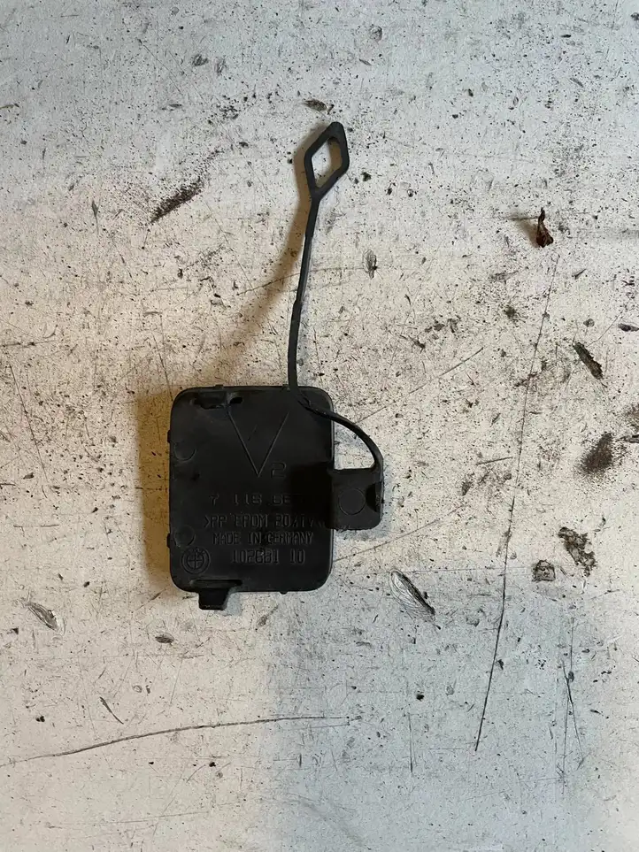 BMW 3 E90 E91 (2005 - 2012)  7116687 Крышка петли вытягивания