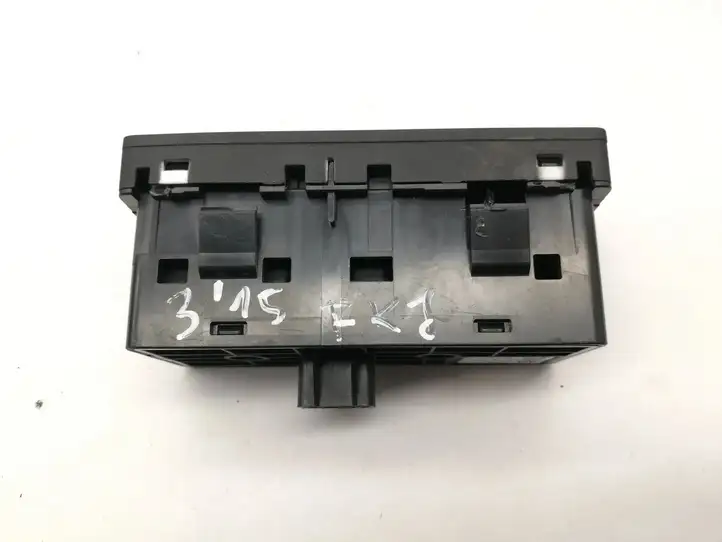 Mazda 3 II BPE166170 Кнопка ABS — фото 4