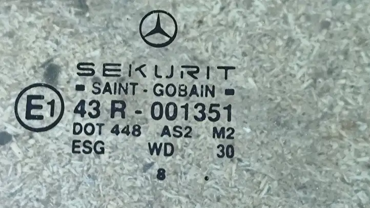 Mercedes-Benz A W168 (1997 - 2004) 43R001351 Стекло передней двери — фото 2