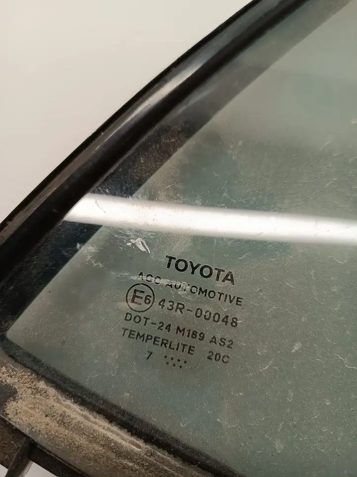 Toyota Auris 150 (2006 - 2012) 43R00048 Форточка двери — фото 4