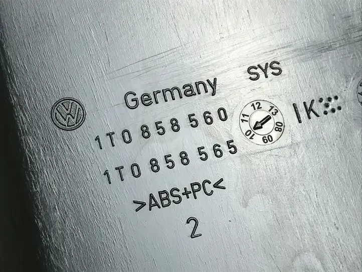 Volkswagen Touran II (2010 - 2016) 1T0858560 Обшивка рулевой колонки — фото 3