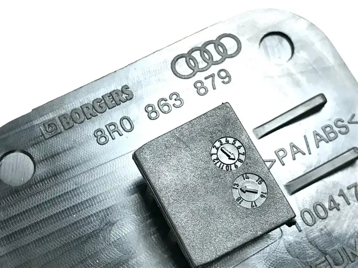 Audi Q5 SQ5 (2012 - 2017) 8R0863879 Прочие детали салона — фото 3