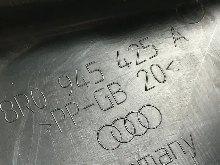 Audi Q5 SQ5 (2012 - 2017) 8R0945425A Отделка заднего фонаря — фото 3