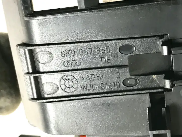 Audi Q5 SQ5 (2012 - 2017) 8K0857951C Передняя пепельница — фото 4