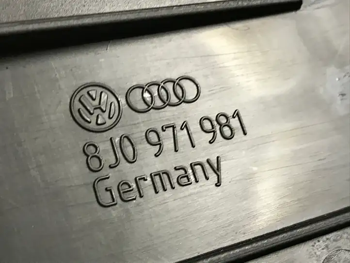Audi Q5 SQ5 (2008 - 2012) 8J0971981 Прочие детали салона — фото 3