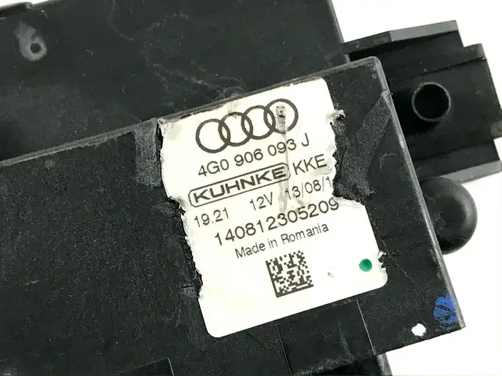 Audi Q5 SQ5 (2012 - 2017) 4G0906093J Реле насоса горючего — фото 3