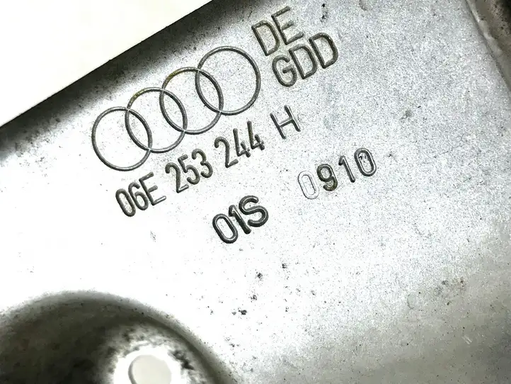 Audi Q5 SQ5 (2008 - 2012) 06E253244H Прочие детали моторного отсека — фото 3