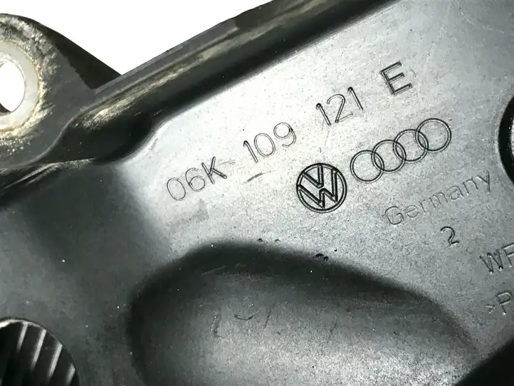 Audi A4 S4 B9 (2015 - 2019) 06K109121E насос охлаждения — фото 4