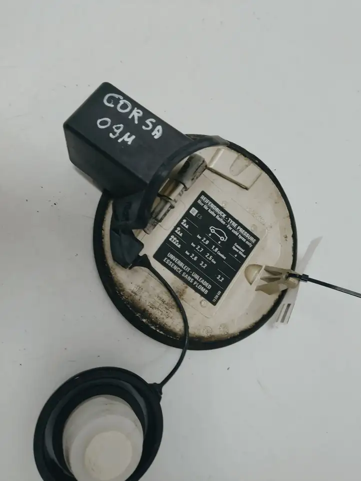 Opel Corsa D (2006 - 2010) 13183307 Крышка топливного бака — фото 2
