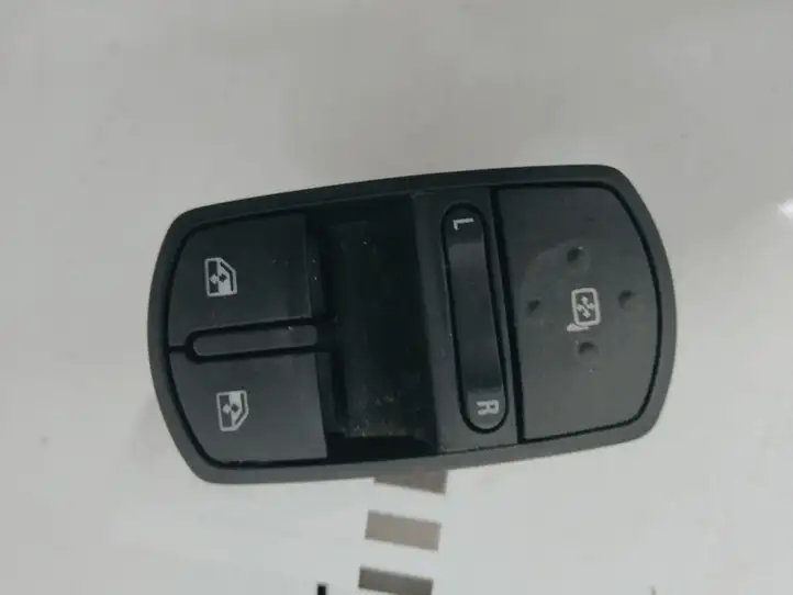 Opel Corsa D (2006 - 2010) 13258521AA Кнопка стеклоподъемников — фото 1