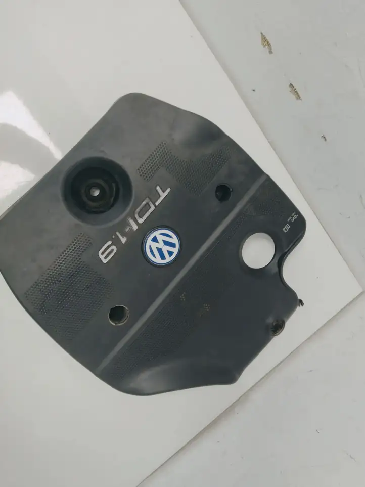 Volkswagen Golf IV (1998 - 2005) 038103925E Крышка двигателя декоративная — фото 1