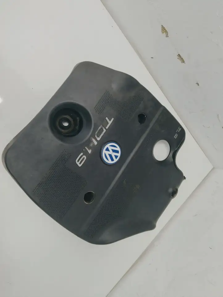 Volkswagen Golf IV (1998 - 2005) 038103925E Крышка двигателя декоративная — фото 3