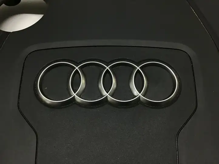Audi A5 8T 8F (2011 - 2016) 03L103925AB Крышка двигателя декоративная — фото 2