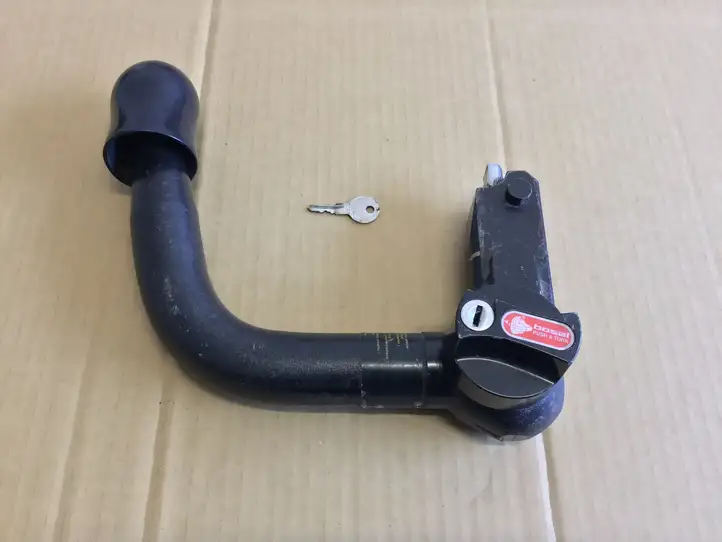 Land Rover Range Rover Sport L494 (2013 - 2017) OEM Съемный буксировочный крюк — фото 1