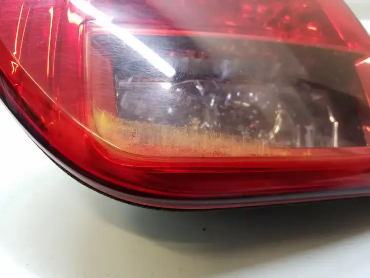 Peugeot 4007 (2007 - 2012) OEM Задний фонарь в крышке багажника — фото 5