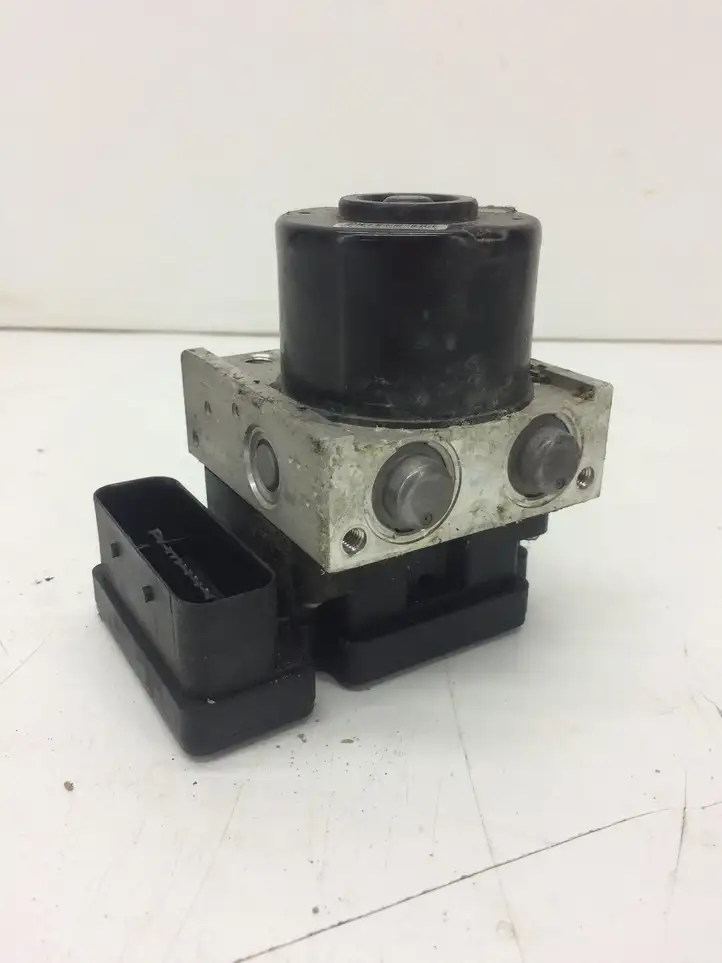 Ford Focus (2005 - 2008) 3M512M110GA ABS блок — фото 4