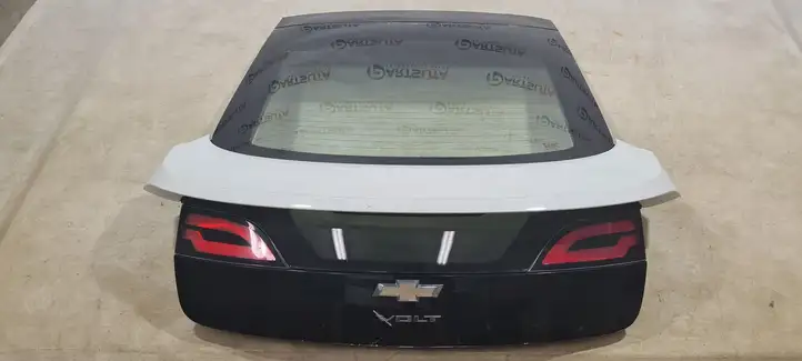 Chevrolet Volt I (2010 - 2015) Крышка багажника — фото 1