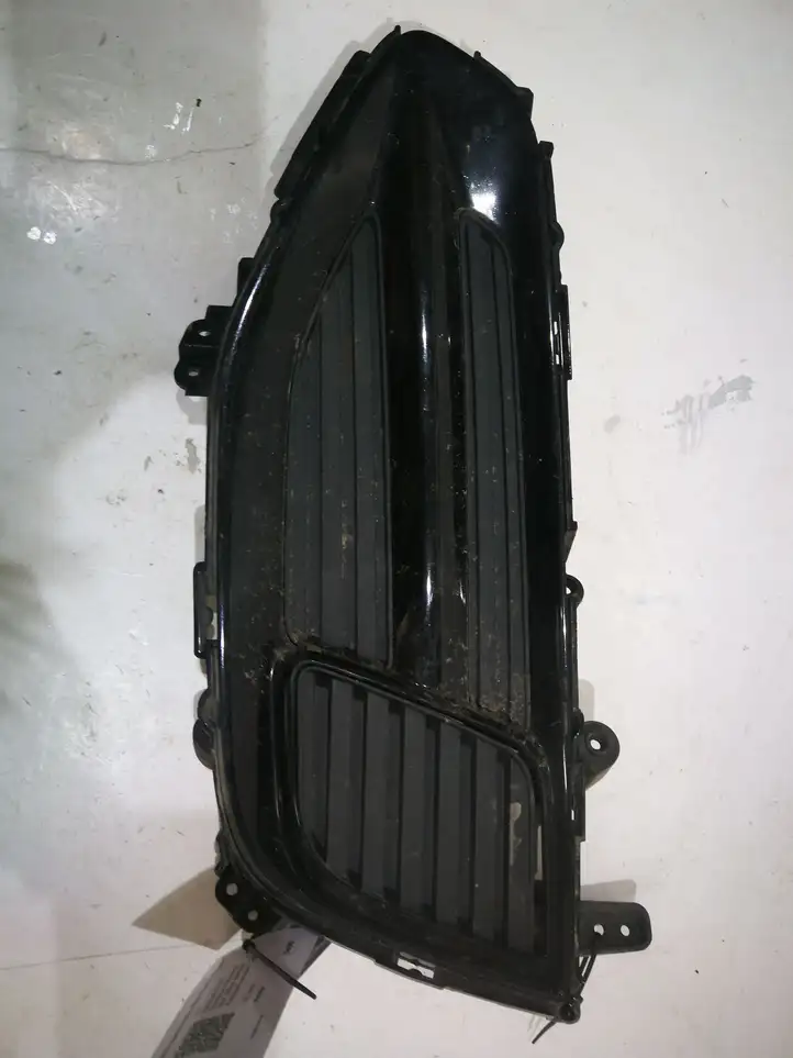 Kia Sportage (2010 - 2014) 865873W500 Нижняя решетка переднего бампера — фото 1