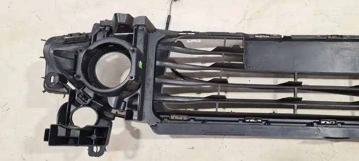 Renault Clio IV (2012 - 2019) 622542958R Нижняя решетка переднего бампера — фото 4