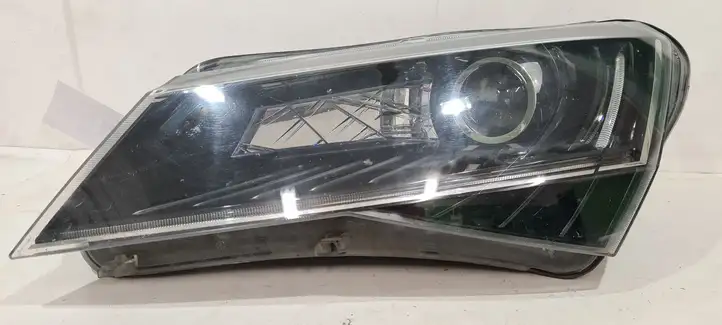 Skoda Superb B8 (3V) (2015 - 2023) 3V1941015A Передняя фара — фото 1