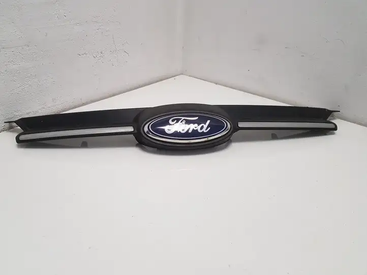 Ford Focus (2015 - 2019) BM51BA133B Верхняя решетка радиатора — фото 1