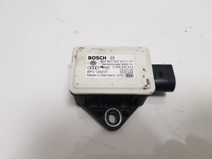 Audi A4 S4 B7 8E 8H (2004 - 2009) 8E0907637B Датчик удара SRS — фото 1