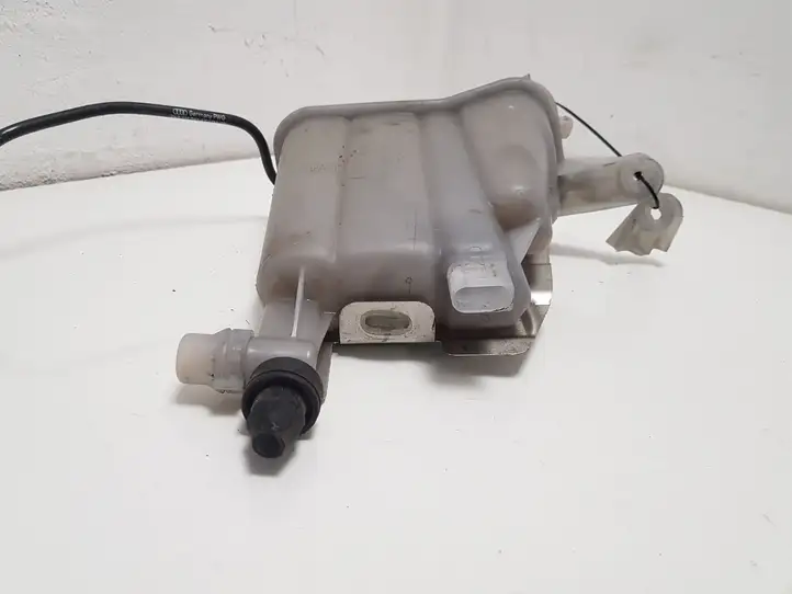 Audi A4 S4 B8 8K (2011 - 2015) 8K0121405M Расширительный бачок — фото 2