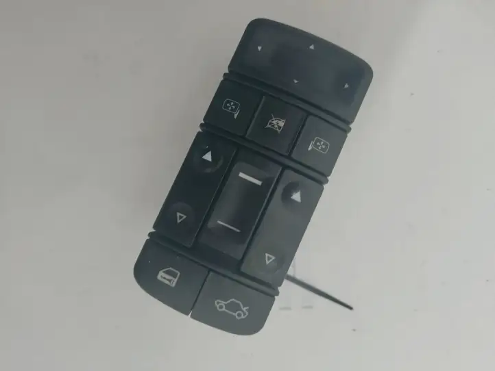Opel Vectra C (2002 - 2005) 687833988 Блок кнопок стеклоподъемников — фото 1