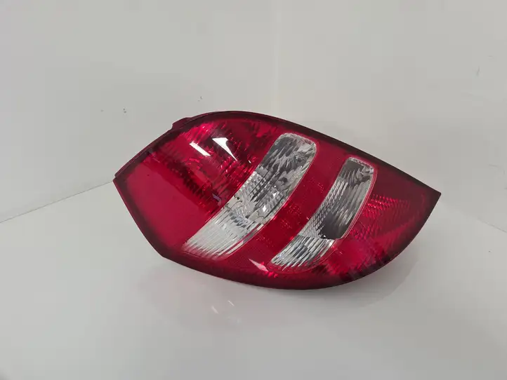 Mercedes-Benz A W169 (2004 - 2012) A1698200364L Задний фонарь в кузове — фото 1