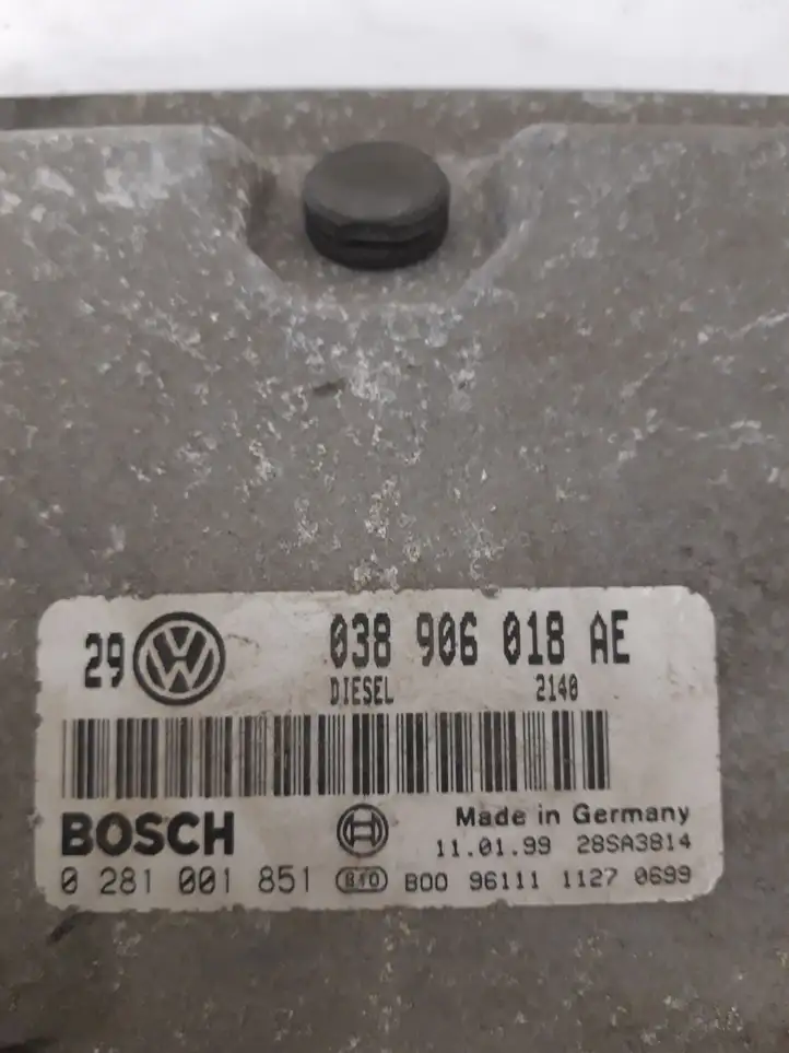 Volkswagen PASSAT B5.5 (2001 - 2005) 038906018AE Блок управления двигателем (ЭБУ) — фото 4