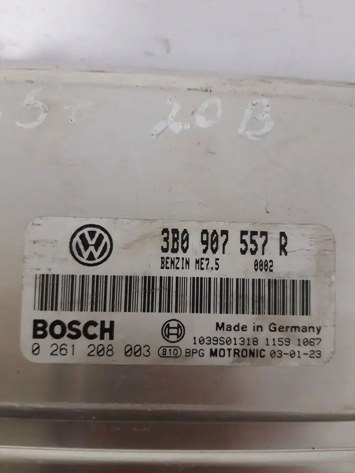 Volkswagen PASSAT B5.5 (2001 - 2005) 3B0907557R Блок управления двигателем (ЭБУ) — фото 3