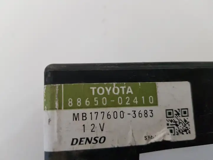 Toyota Auris 150 (2006 - 2012) 8865002410 Модуль управления кондиционером — фото 3
