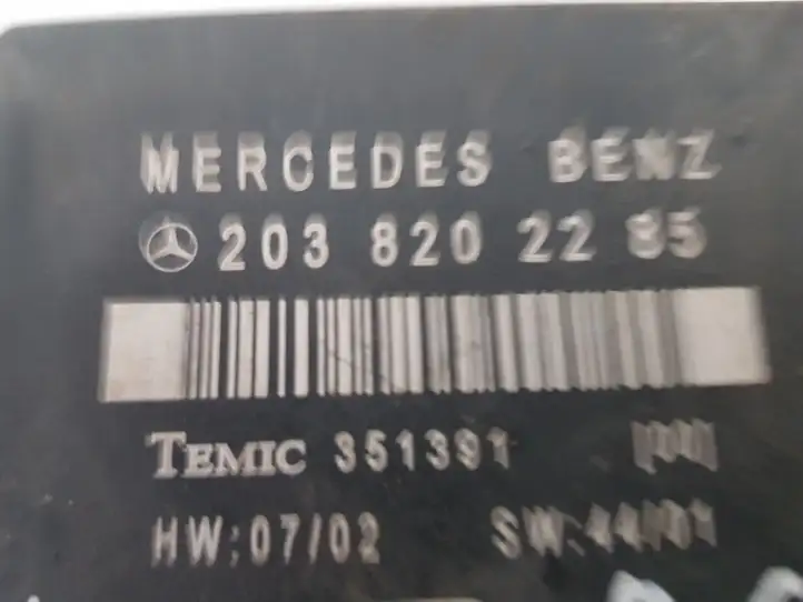 Mercedes-Benz C W203 (2000 - 2007) 2038202285 Блок управления дверью — фото 3