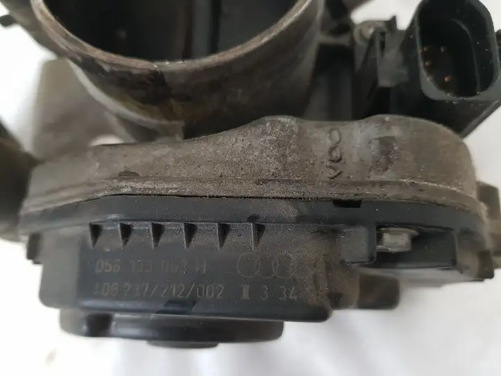 Audi A4 S4 B5 8D (1999 - 2001) 058133063H Дроссельная заслонка — фото 4