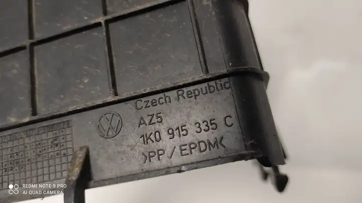 Audi A3/S3 8P (2004 - 2008) 1K0915335C Ящик аккумулятора — фото 4