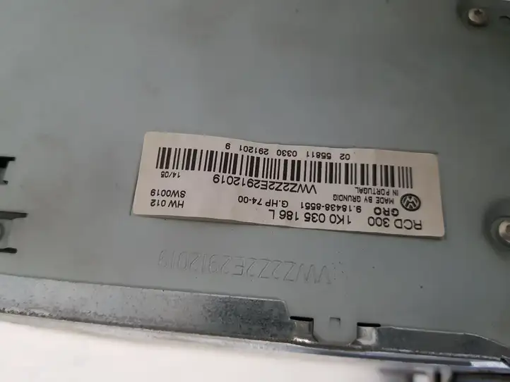 Volkswagen PASSAT B6 (2005 - 2010) 1K0035186L Магнитола / мультимедийная система — фото 2