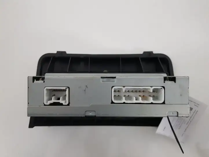 Toyota Yaris Verso (1999 - 2005) 8611052030CO Магнитола / мультимедийная система — фото 3