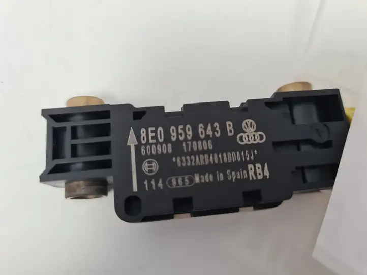 Audi A4 S4 B7 8E 8H (2004 - 2009) 8E0959643B Датчик удара SRS — фото 3