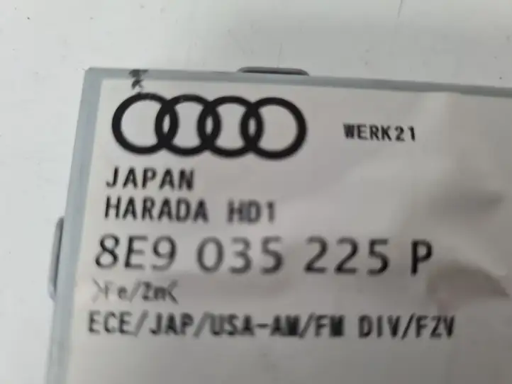 Audi A4 S4 B7 8E 8H (2004 - 2009) 8E9035225P Усилитель антенны — фото 2