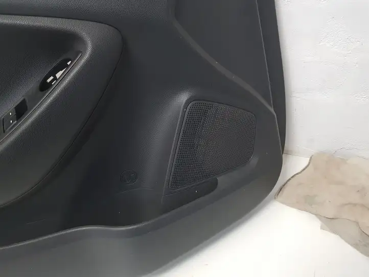 Hyundai i20 (GB IB) (2014 - 2018) 82370C8010 Обшивка передней двери — фото 6