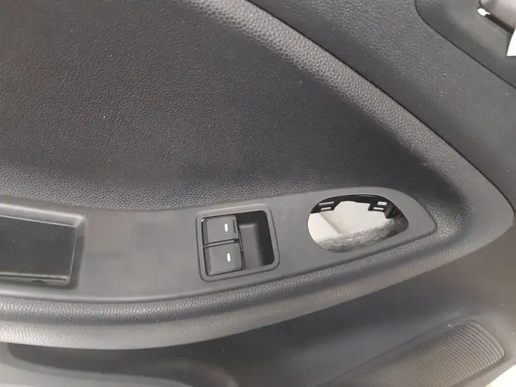 Hyundai i20 (GB IB) (2014 - 2018) 82370C8010 Обшивка передней двери — фото 7