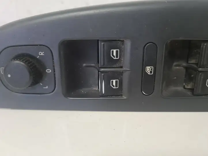 Volkswagen Golf V (2003 - 2009) 1K4959857B Блок кнопок стеклоподъемников — фото 3